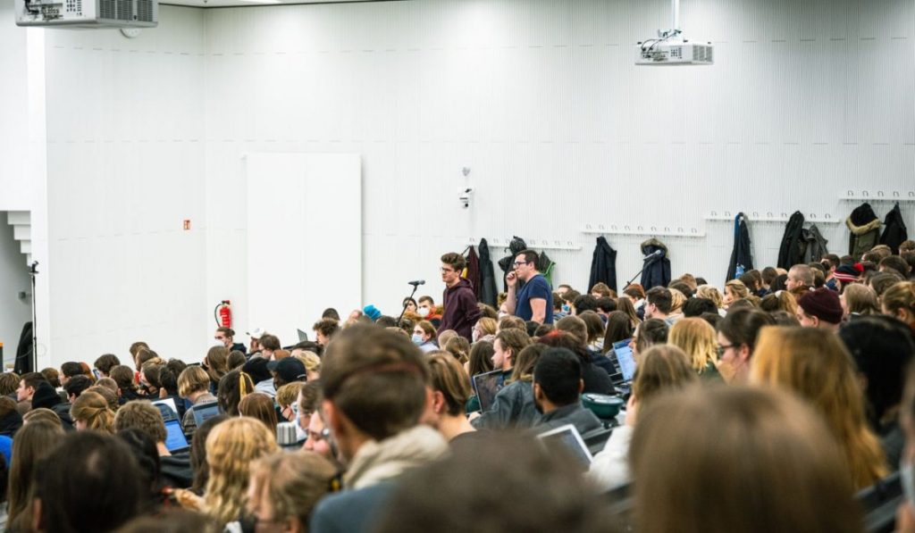 Академизация и искусственный интеллект: университетам и студентам придется переосмыслить