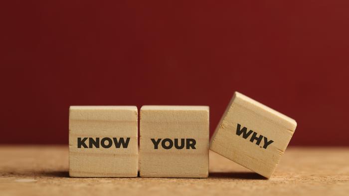 Три деревянных кубика с отпечатком 