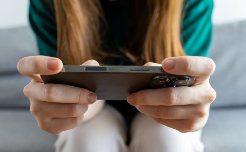 США: суды привлекают социальные сети к ответственности за причинение вреда детям