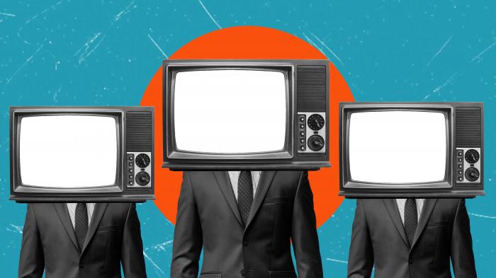 Трое мужчин с ширмами вместо голов