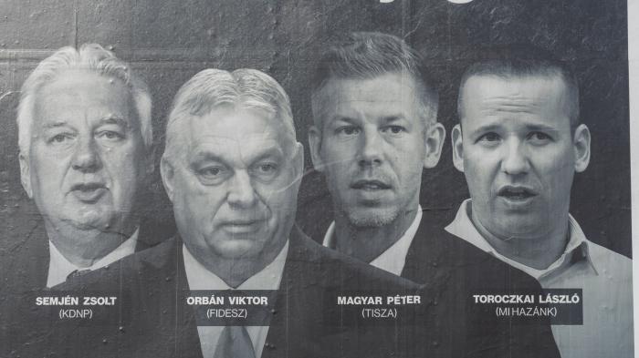 Виктор Орбан и другие венгерские политики на предвыборном плакате.