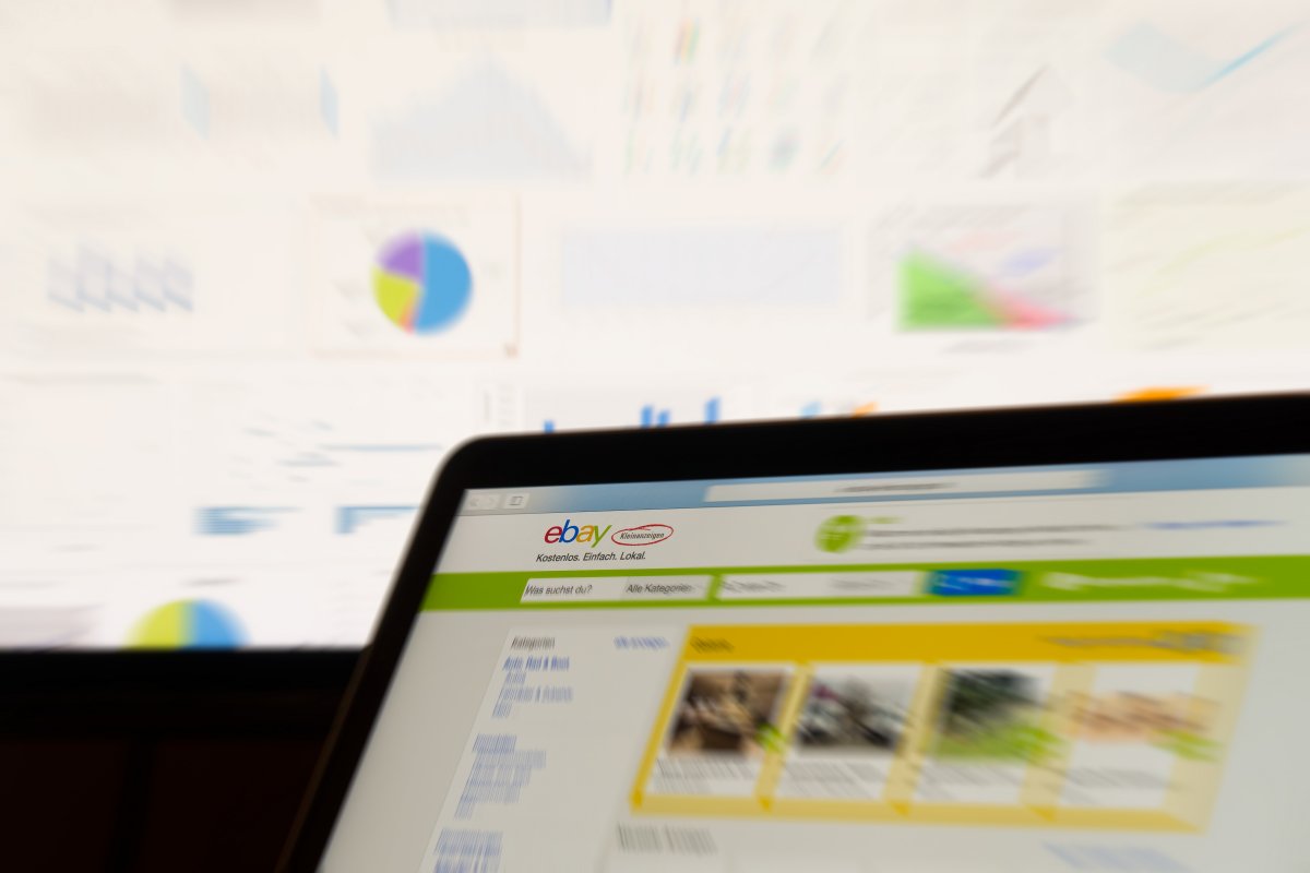 Клод из Anthropic торгует рекламными объявлениями – и он на удивление умен