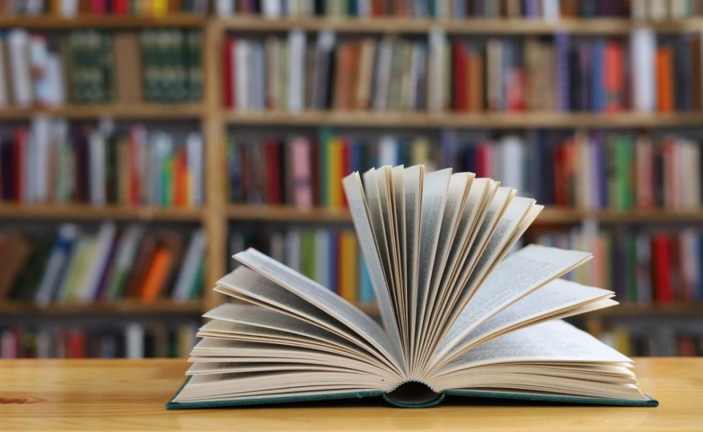 Критика ушла в прошлое: как ИИ и логика СМИ разрушают культуру дебатов