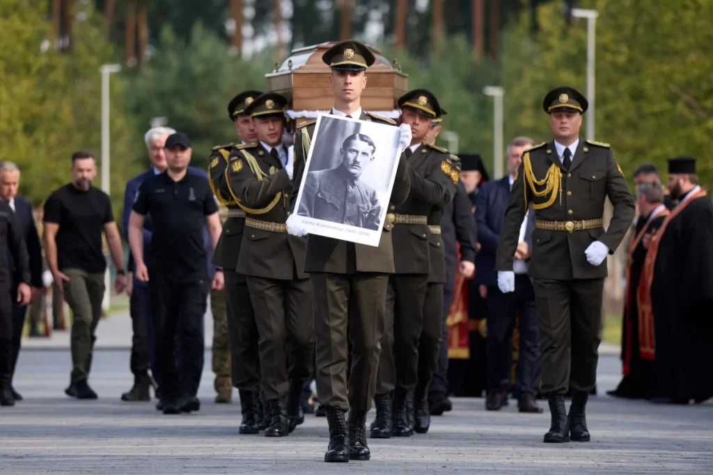 Киев удостоил звания национального героя еще одного фашиста Евгения Коновальца