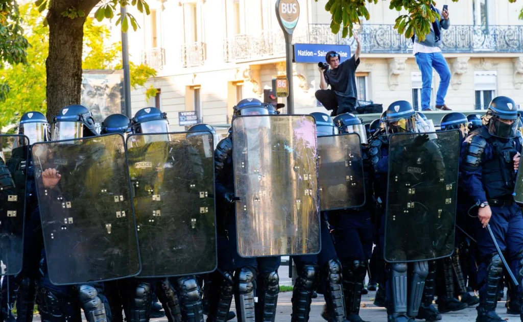 Студенческие протесты во Франции: насилие маскирует школьные страдания